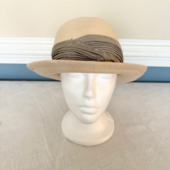 Hat Woman's Vintage Mid-Century Betmar Hat Tan Ivory 100% Wool Hat Betmar - Picture 1 of 12
